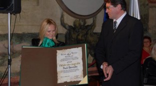 novice 2009 11 0202 velika 312x172 - Nusa received a prestigious award Brezice Community for 2009